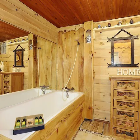 Traditionnel 6 Pers, Skis Aux Pieds, 1850, Wi-fi - Fr-1-575-212 Apartment Courchevel